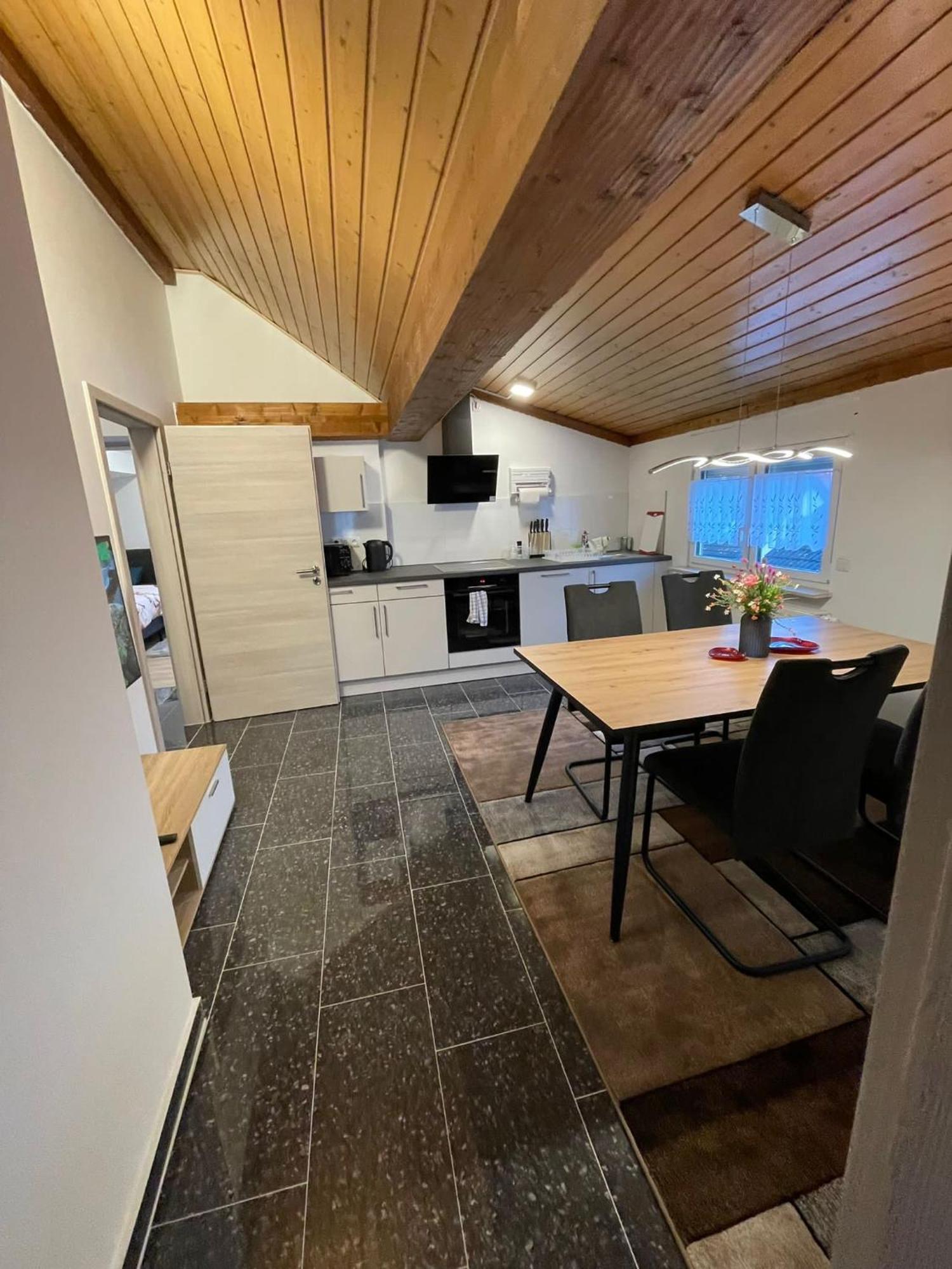 Homestay Luis Ruesselsheim D1 *